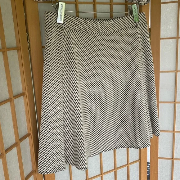 Ann Taylor Diagonal Stripe Textured Knit Stretch Mini Skirt SZ SP NWT - Picture 6 of 9